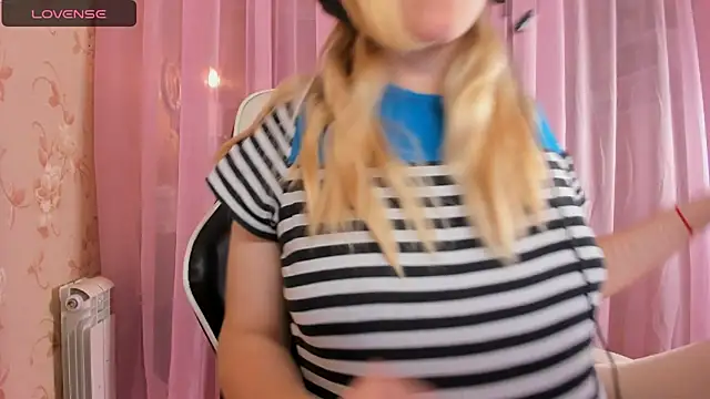 Anabel-Candy online show from October 22, 2025, 6:35 am