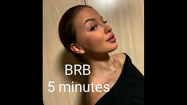 Snapshot of LaurennHill chatting on September 21, 2025, 12:16 am LaurennHill online show from September 21, 2025, 12:16 am