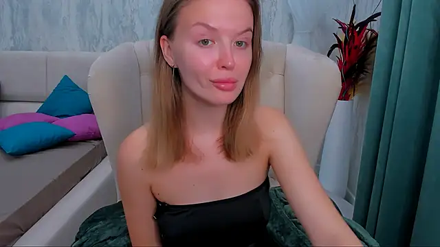 Snapshot of LaurennHill chatting on September 20, 2025, 12:26 am LaurennHill online show from September 20, 2025, 12:26 am