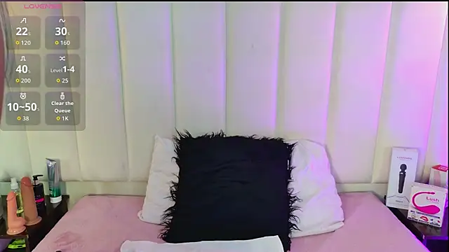 ChloeJoness  online show from January 9, 2026, 8:27 pm