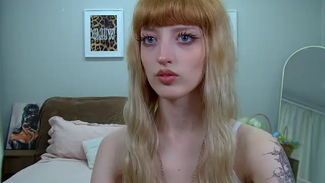 MistyMarlo online show from April 18, 2026, 7:07 pm