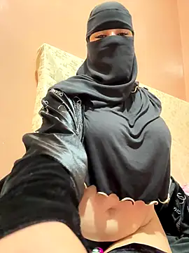 Snapshot of _Laiali_ chatting on January 8, 2026, 12:49 am Laiali online show from January 8, 2026, 12:49 am