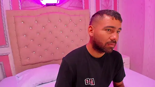 magnus serket online show from March 1, 2026, 11:43 am