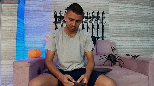 Snapshot of magnus_serket chatting on October 22, 2025, 11:42 am magnus serket online show from October 22, 2025, 11:42 am