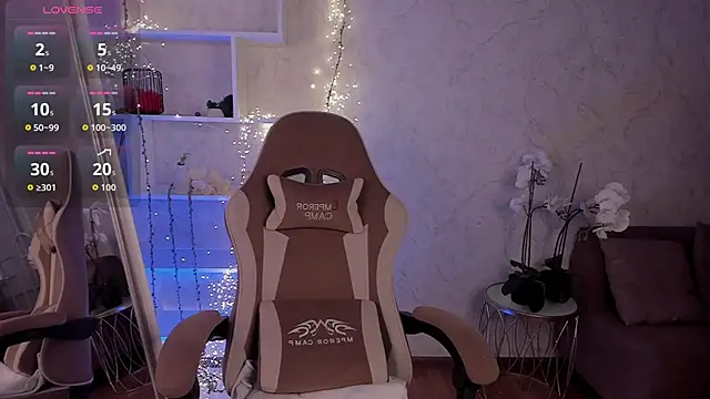 Lucy Shaw online show from October 1, 2025, 10:52 am