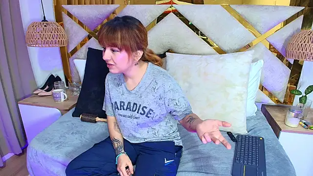 Scarlett Vegaa online show from October 2, 2025, 12:30 pm