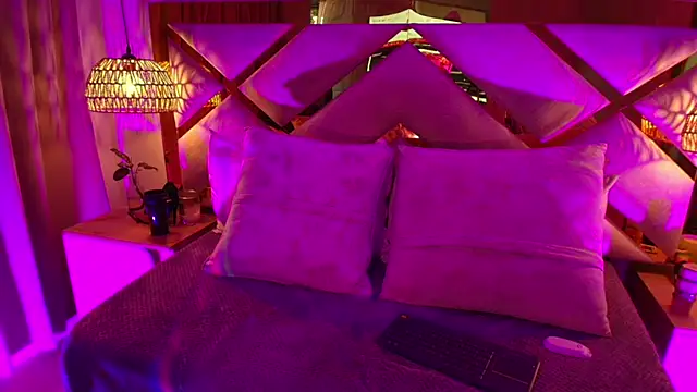 Scarlett Vegaa online show from November 1, 2025, 11:37 am