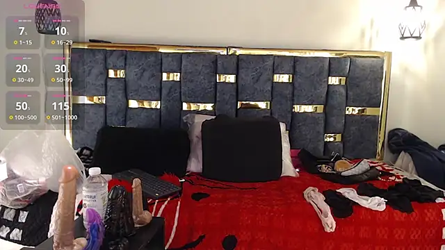  Alicehills33 online show from September 24, 2025, 1:57 am