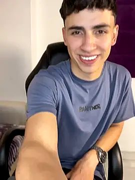 Snapshot of AdrianRinaldi chatting on October 12, 2025, 8:26 am AdrianRinaldi online show from October 12, 2025, 8:26 am