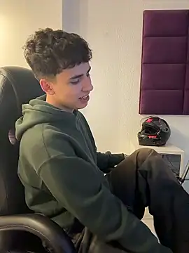 AdrianRinaldi online show from January 7, 2026, 8:03 pm