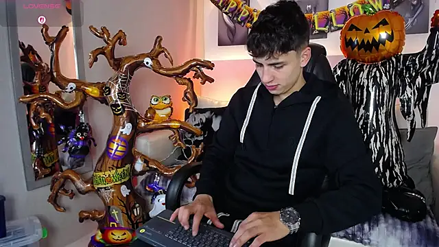 Snapshot of AdrianRinaldi chatting on October 26, 2025, 8:20 pm AdrianRinaldi online show from October 26, 2025, 8:20 pm