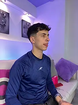 Snapshot of AdrianRinaldi chatting on September 16, 2025, 9:05 pm AdrianRinaldi online show from September 16, 2025, 9:05 pm