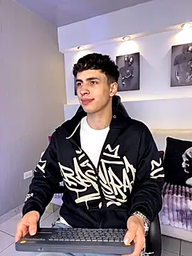 Snapshot of AdrianRinaldi chatting on October 1, 2025, 8:24 pm AdrianRinaldi online show from October 1, 2025, 8:24 pm