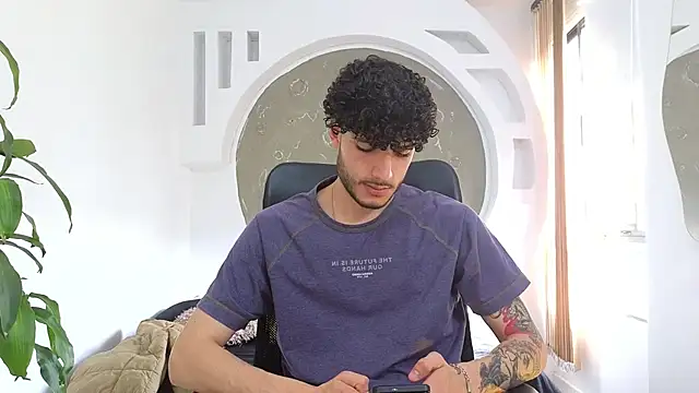 Snapshot of Rafael_Mendezz chatting on September 30, 2025, 8:26 pm Rafael Mendezz online show from September 30, 2025, 8:26 pm