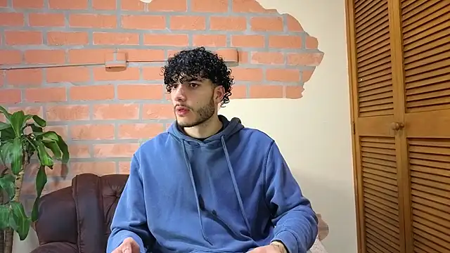 Snapshot of Rafael_Mendezz chatting on October 5, 2025, 11:23 am Rafael Mendezz online show from October 5, 2025, 11:23 am