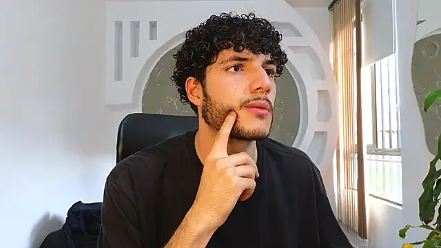 Snapshot of Rafael_Mendezz chatting on September 21, 2025, 8:47 pm Rafael Mendezz online show from September 21, 2025, 8:47 pm