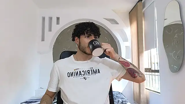 Snapshot of Rafael_Mendezz chatting on October 29, 2025, 8:52 pm Rafael Mendezz online show from October 29, 2025, 8:52 pm