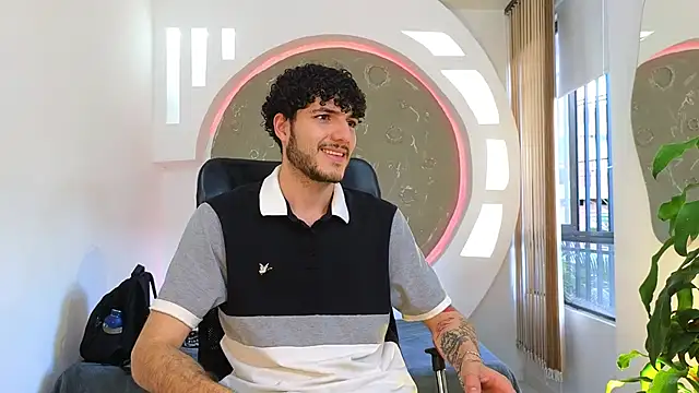 Snapshot of Rafael_Mendezz chatting on September 9, 2025, 10:19 pm Rafael Mendezz online show from September 9, 2025, 10:19 pm