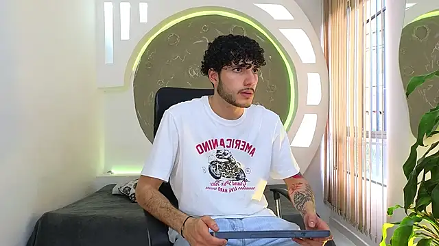 Snapshot of Rafael_Mendezz chatting on September 10, 2025, 8:19 pm Rafael Mendezz online show from September 10, 2025, 8:19 pm