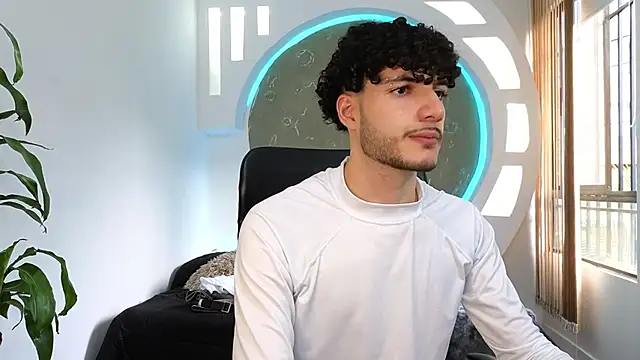 Snapshot of Rafael_Mendezz chatting on September 28, 2025, 8:38 pm Rafael Mendezz online show from September 28, 2025, 8:38 pm