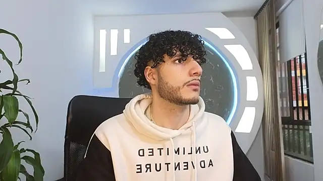 Snapshot of Rafael_Mendezz chatting on October 1, 2025, 8:13 pm Rafael Mendezz online show from October 1, 2025, 8:13 pm