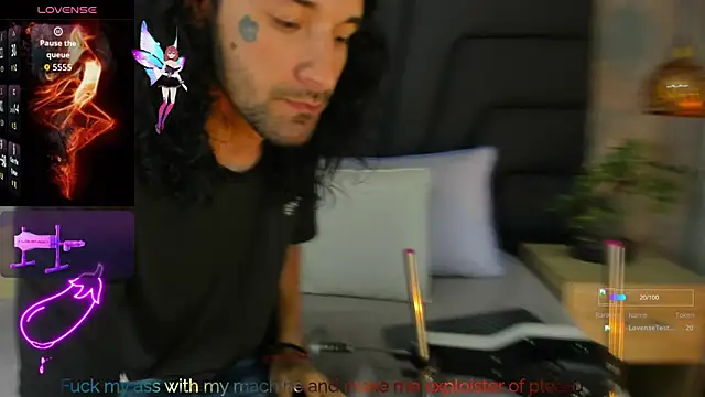 Snapshot of Hisoka_011 chatting on October 21, 2025, 2:55 am Hisoka 011 online show from October 21, 2025, 2:55 am