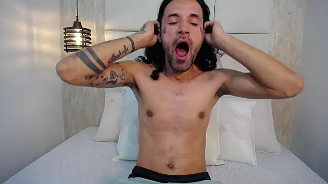 Snapshot of Hisoka_011 chatting on September 25, 2025, 7:42 pm Hisoka 011 online show from September 25, 2025, 7:42 pm