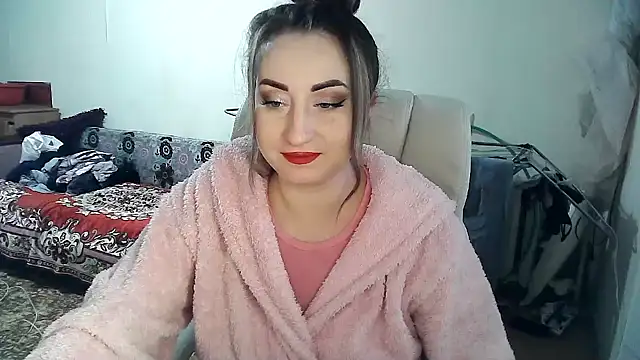 Snapshot of FlySunny4 chatting on November 7, 2025, 6:18 am FlySunny4 online show from November 7, 2025, 6:18 am