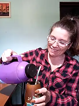 Snapshot of Merida2276 chatting on September 25, 2025, 3:40 pm Merida2276 online show from September 25, 2025, 3:40 pm