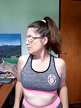 Snapshot of Merida2276 chatting on October 6, 2025, 3:02 pm Merida2276 online show from October 6, 2025, 3:02 pm