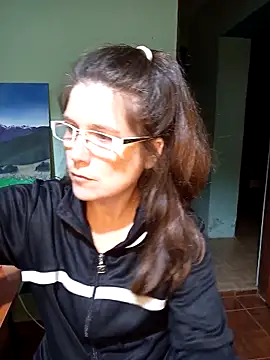 Snapshot of Merida2276 chatting on October 8, 2025, 12:34 am Merida2276 online show from October 8, 2025, 12:34 am