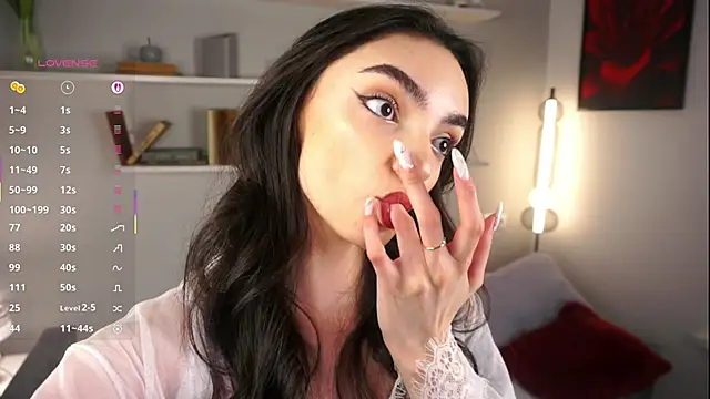 Snapshot of Morena_Dolce chatting on September 17, 2025, 4:47 am Morena Dolce online show from September 17, 2025, 4:47 am