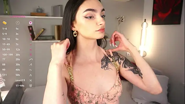 Snapshot of Morena_Dolce chatting on September 15, 2025, 4:35 am Morena Dolce online show from September 15, 2025, 4:35 am