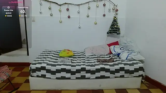 CanelaDeluxe online show from January 9, 2026, 2:51 am