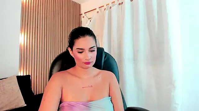 Snapshot of Hannah_Brookss1 chatting on October 20, 2025, 1:11 pm Hannah Brookss1 online show from October 20, 2025, 1:11 pm