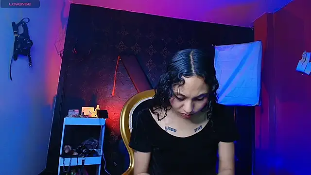 Sweettpleasure online show from November 23, 2025, 2:38 pm