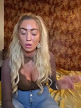 lotteliefde1 online show from September 13, 2025, 9:04 pm