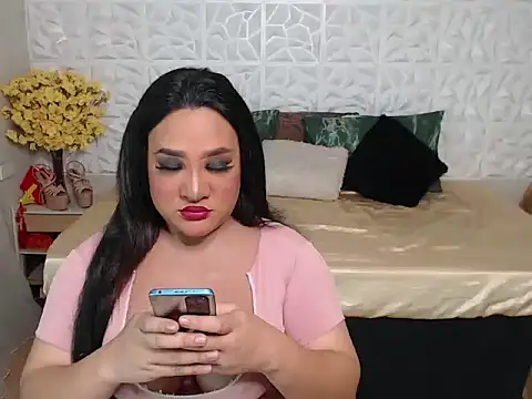 Snapshot of Hotcum_ella chatting on November 8, 2025, 10:52 am Hotcum ella online show from November 8, 2025, 10:52 am