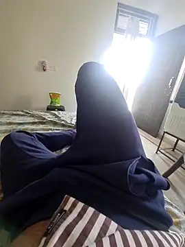 YoursThickDick online show from September 19, 2025, 4:16 am