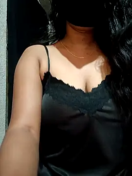 Snapshot of DiyaRoy49 chatting on December 21, 2025, 5:42 am DiyaRoy49 online show from December 21, 2025, 5:42 am