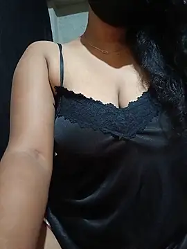 DiyaRoy49 online show from May 12, 2026, 8:26 pm