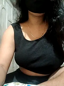 Snapshot of DiyaRoy49 chatting on October 5, 2025, 10:06 am DiyaRoy49 online show from October 5, 2025, 10:06 am