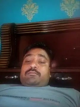 Raju fuckerr online show from April 20, 2026, 8:17 am