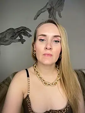 KiraBerht online show from March 17, 2026, 9:07 pm