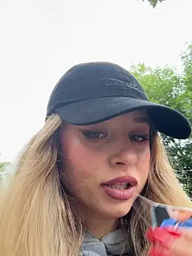 Snapshot of BabyAnais chatting on September 25, 2025, 10:32 am BabyAnais online show from September 25, 2025, 10:32 am