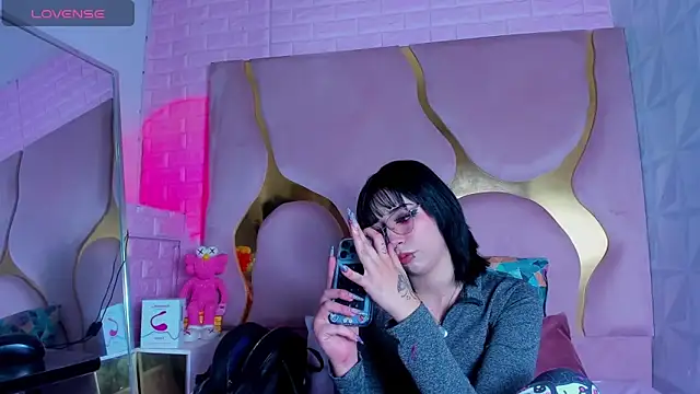 Niina Sissy online show from March 29, 2026, 5:20 am