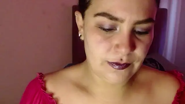 Snapshot of Salma_deep chatting on September 16, 2025, 2:29 pm Salma deep online show from September 16, 2025, 2:29 pm