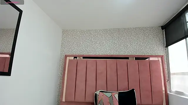 Hanna Lee   online show from March 6, 2026, 8:04 pm