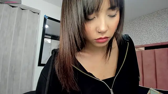 Hanna Lee   online show from March 9, 2026, 7:39 pm