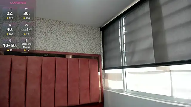 Snapshot of Hanna_Lee__ chatting on October 7, 2025, 7:37 pm Hanna Lee   online show from October 7, 2025, 7:37 pm